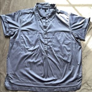 Universal Standard Women's Light lavender Short-Sleeve tunic with Chest Pockets